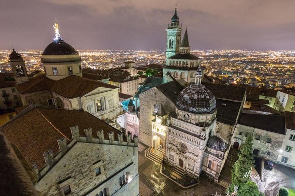 Porta Dipinta House Bergamo Alta Apartment Bilik gambar
